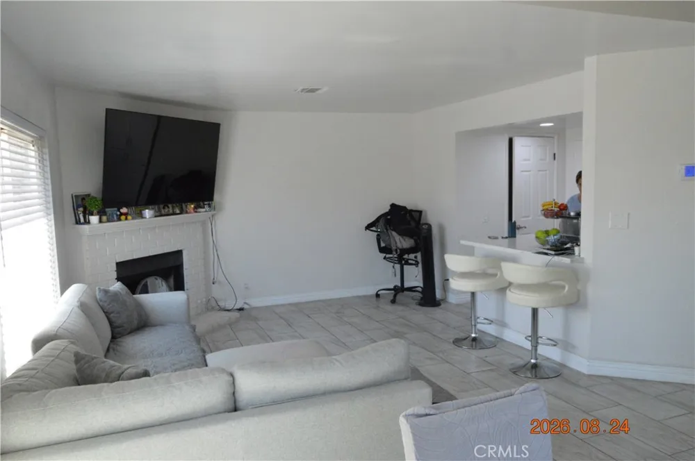 681 Lark Ellen Covina, CA 91722