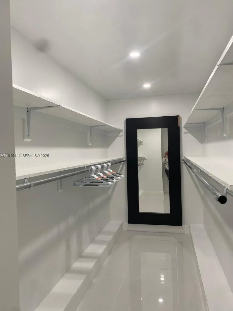 350 W 16th St Hialeah, FL 33010