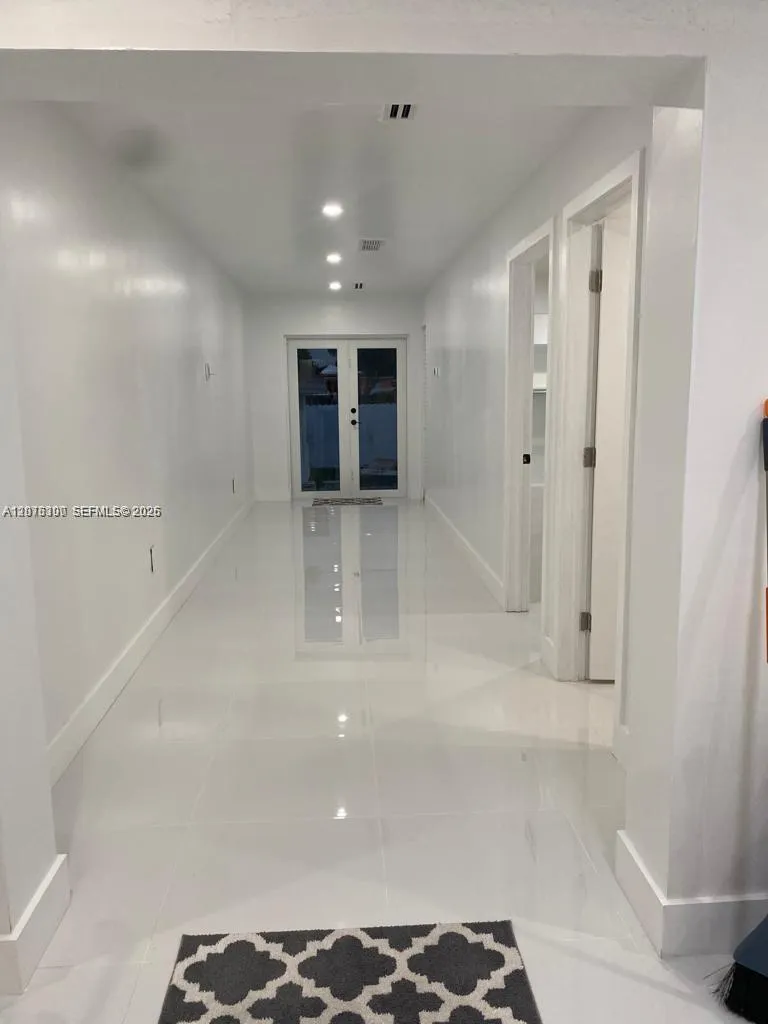 350 W 16th St Hialeah, FL 33010