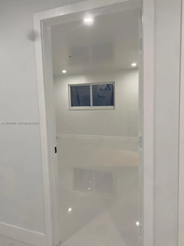 350 W 16th St Hialeah, FL 33010