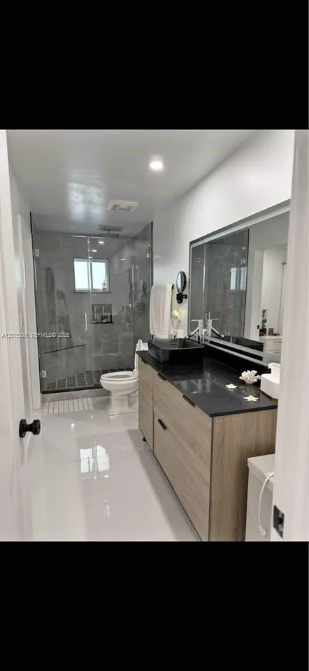 350 W 16th St Hialeah, FL 33010