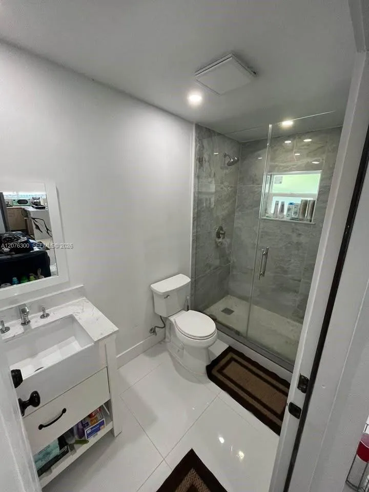 350 W 16th St Hialeah, FL 33010