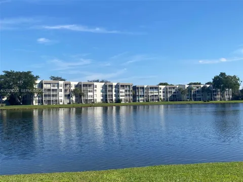 9420 Poinciana Pl #214