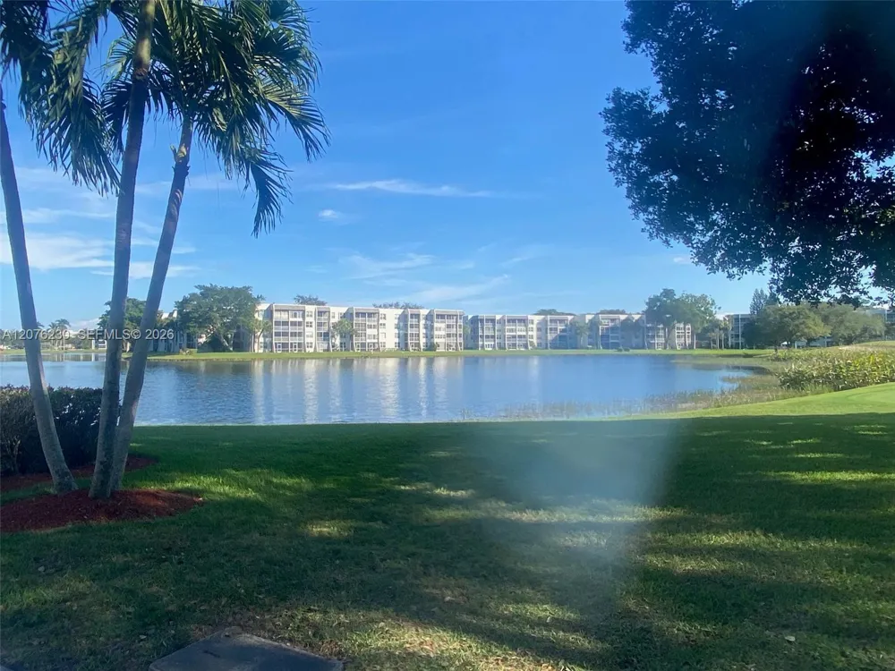 9420 Poinciana Pl #214 Davie, FL 33324