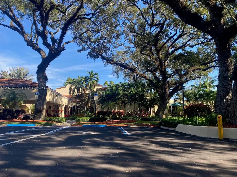 9420 Poinciana Pl #214 Davie, FL 33324