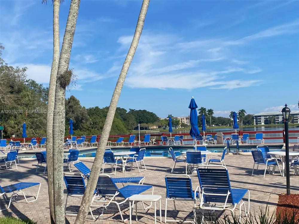9420 Poinciana Pl #214 Davie, FL 33324