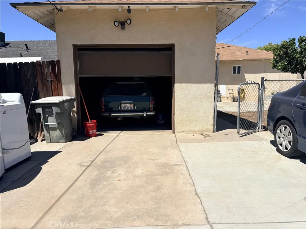 316 Western Bakersfield, CA 93309