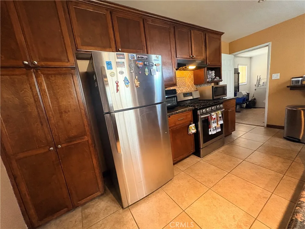 316 Western Bakersfield, CA 93309