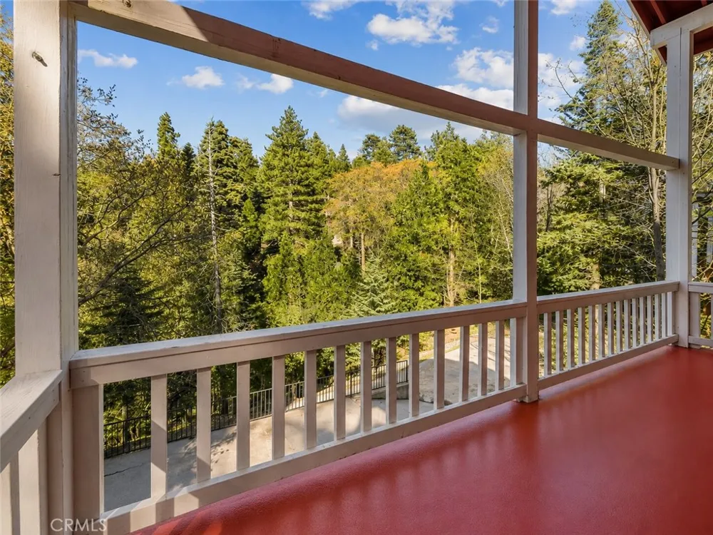 27661 Canyon Drive Lake Arrowhead, CA 92326