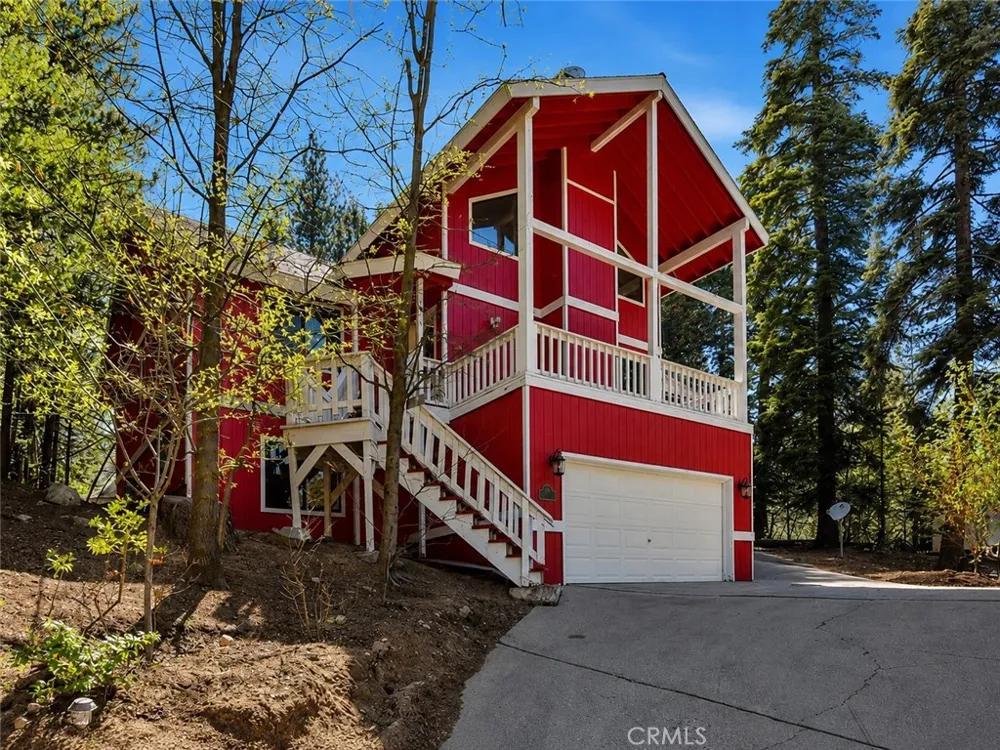 27661 Canyon Drive Lake Arrowhead, CA 92326