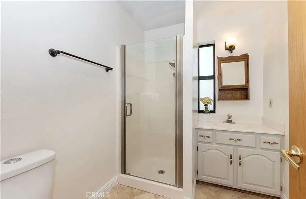 27661 Canyon Drive Lake Arrowhead, CA 92326