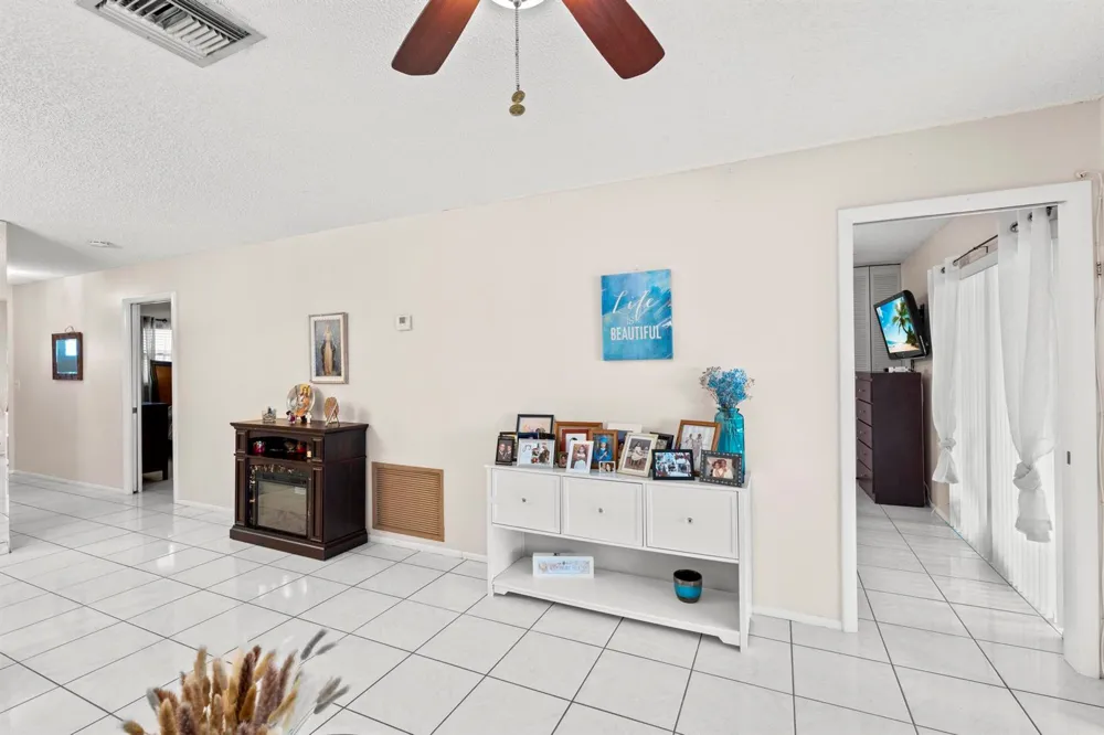 5775 W Fernley Dr Drive W #134 West Palm Beach, FL 33415