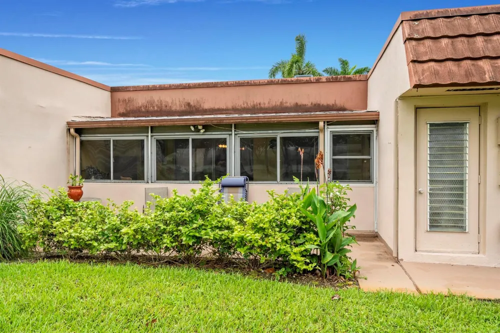 5775 W Fernley Dr Drive W #134 West Palm Beach, FL 33415