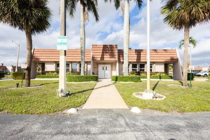 5775 W Fernley Dr Drive W #134 West Palm Beach, FL 33415