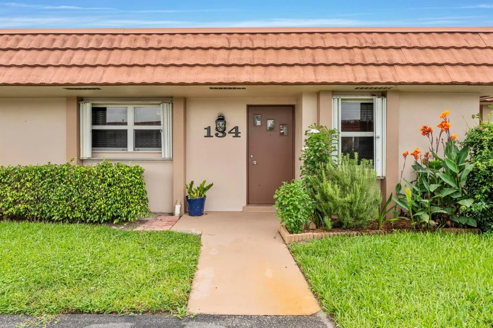 5775 W Fernley Dr Drive W #134 West Palm Beach, FL 33415