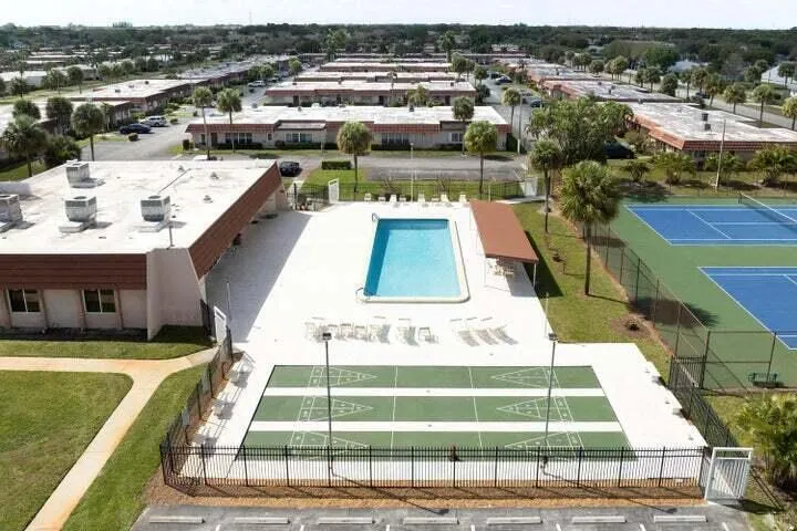 5775 W Fernley Dr Drive W #134 West Palm Beach, FL 33415