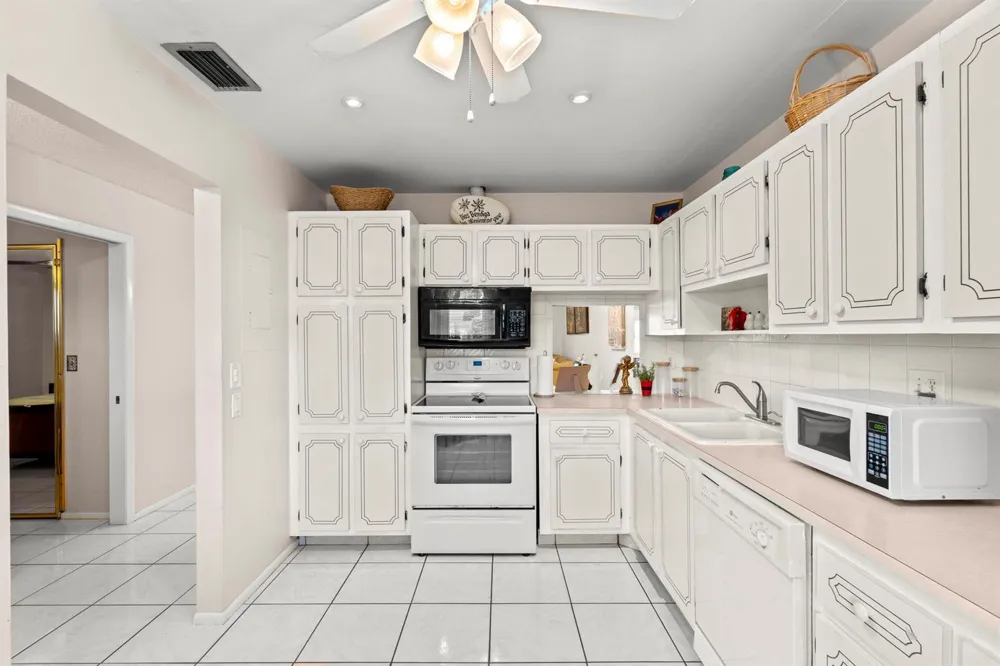 5775 W Fernley Dr Drive W #134 West Palm Beach, FL 33415