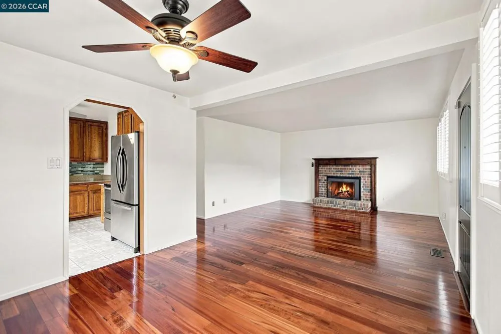 689 Linda Mar Blvd Pacifica, CA 94044