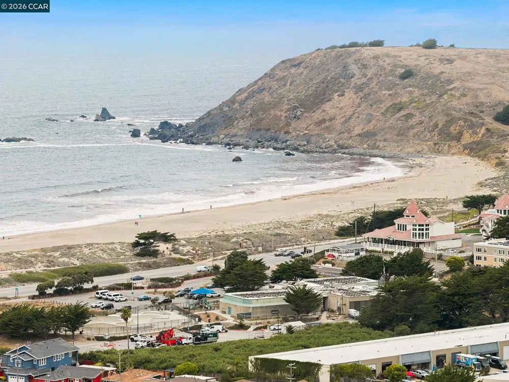 689 Linda Mar Blvd Pacifica, CA 94044