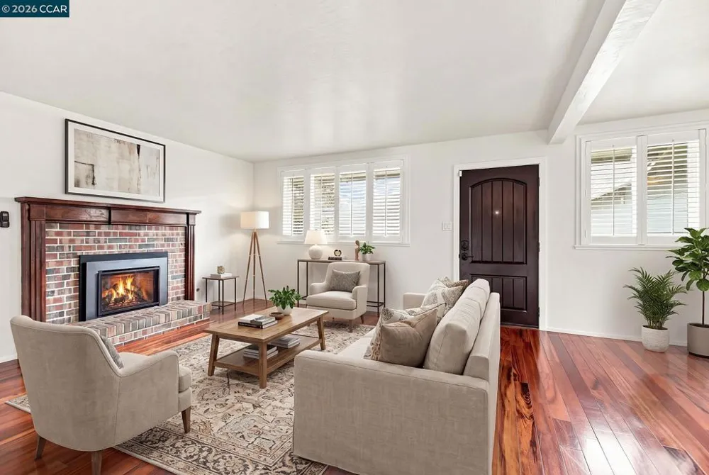 689 Linda Mar Blvd Pacifica, CA 94044