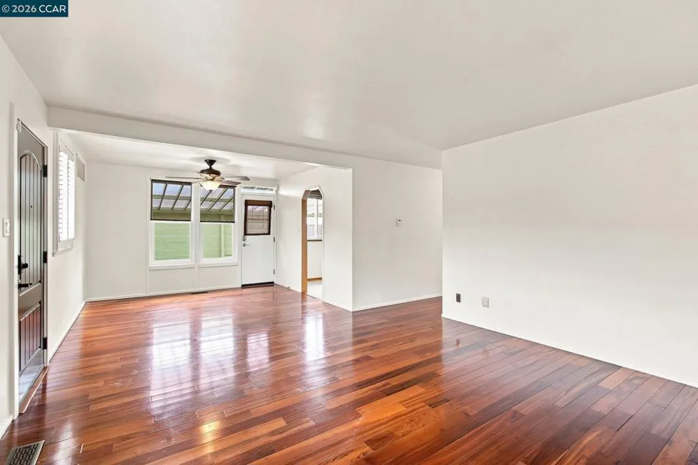 689 Linda Mar Blvd Pacifica, CA 94044