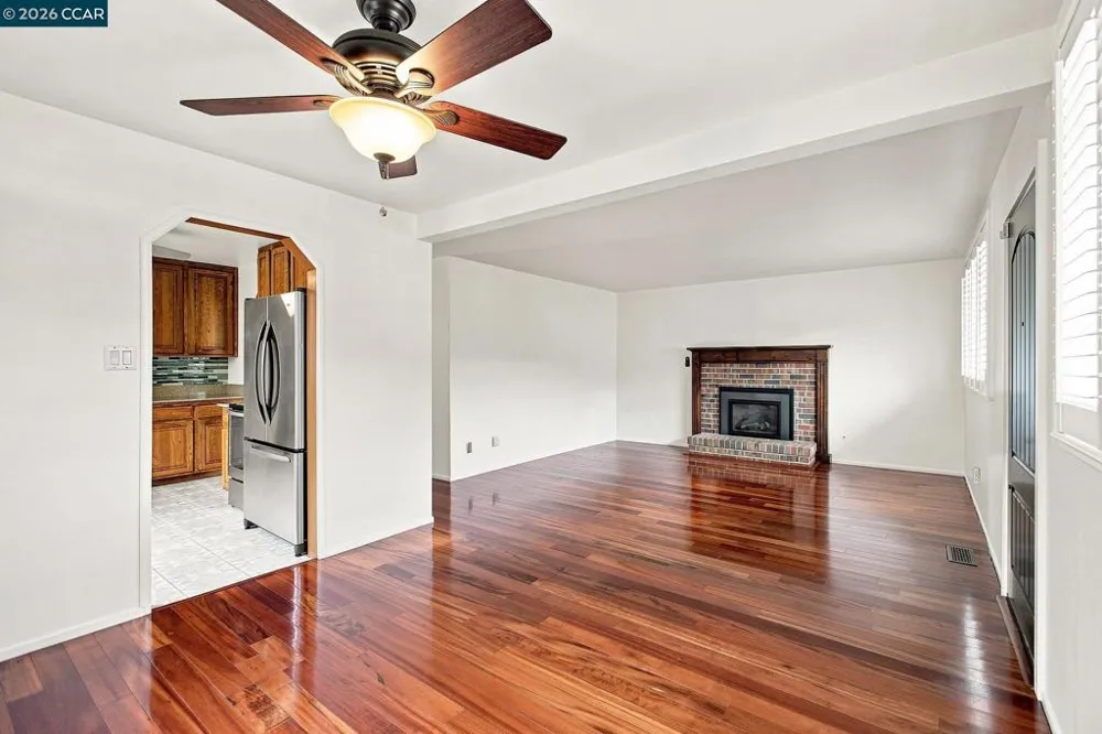 689 Linda Mar Blvd Pacifica, CA 94044