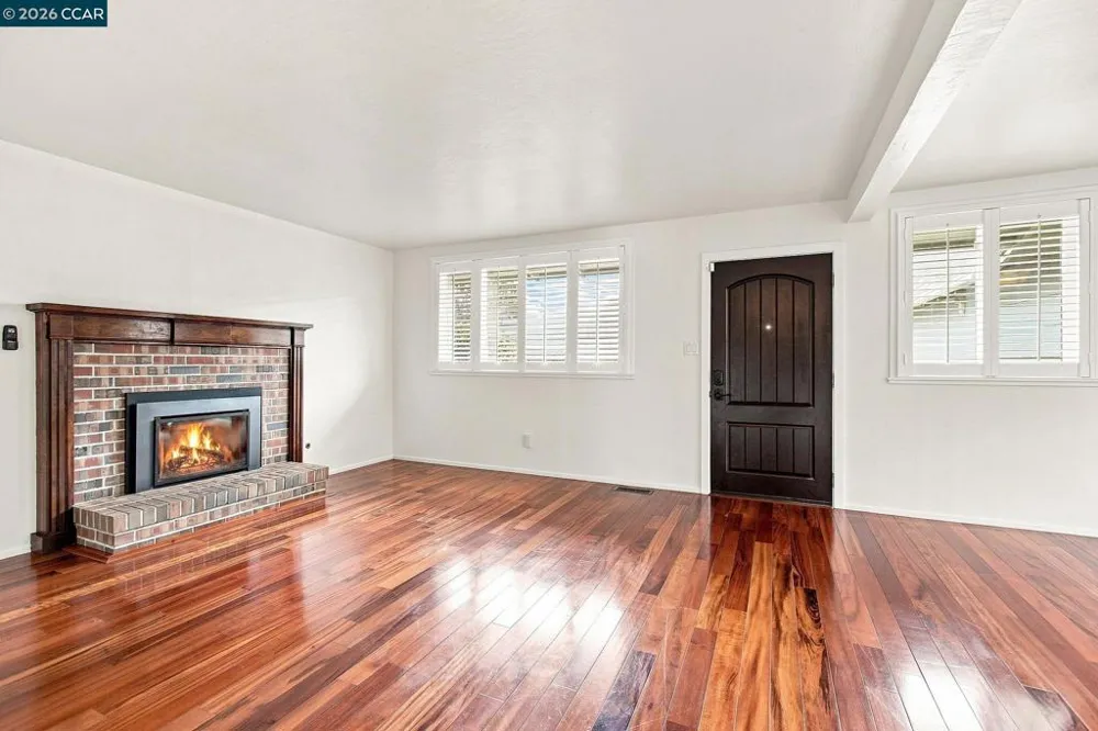 689 Linda Mar Blvd Pacifica, CA 94044