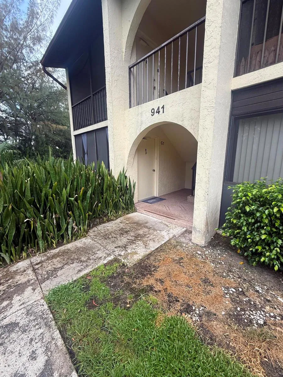 4815 Sable Pine Circle #C1 West Palm Beach, FL 33417