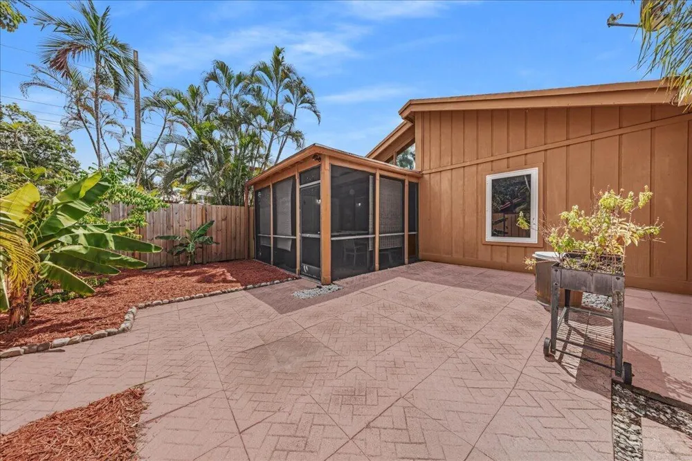 6120 NW 33rd Way Fort Lauderdale, FL 33309
