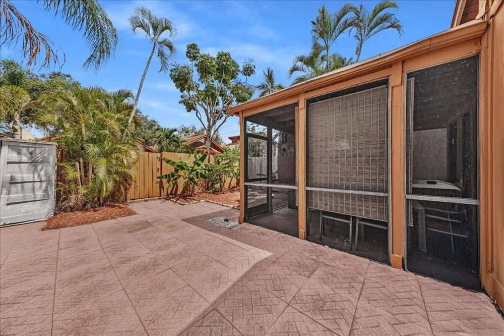 6120 NW 33rd Way Fort Lauderdale, FL 33309