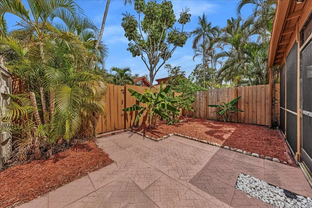 6120 NW 33rd Way Fort Lauderdale, FL 33309
