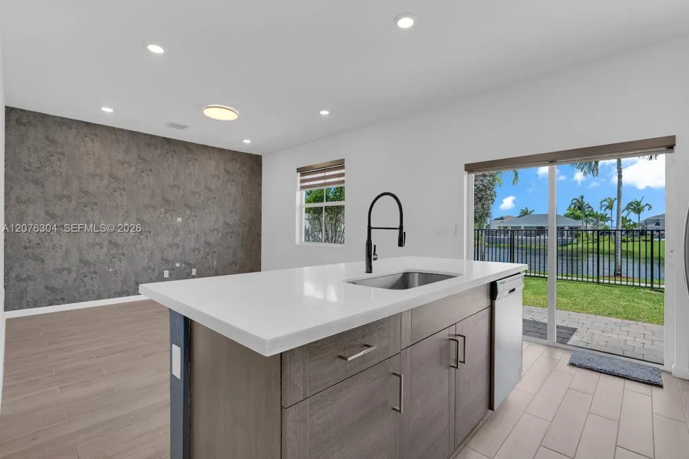 805 SE 18th St #805 Homestead, FL 33034
