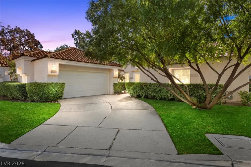 6934 Emerald Springs Lane Las Vegas, NV 89113