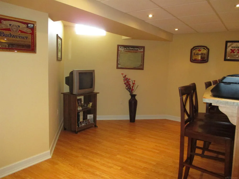 49272 Brodie Court Macomb Township, MI 48042