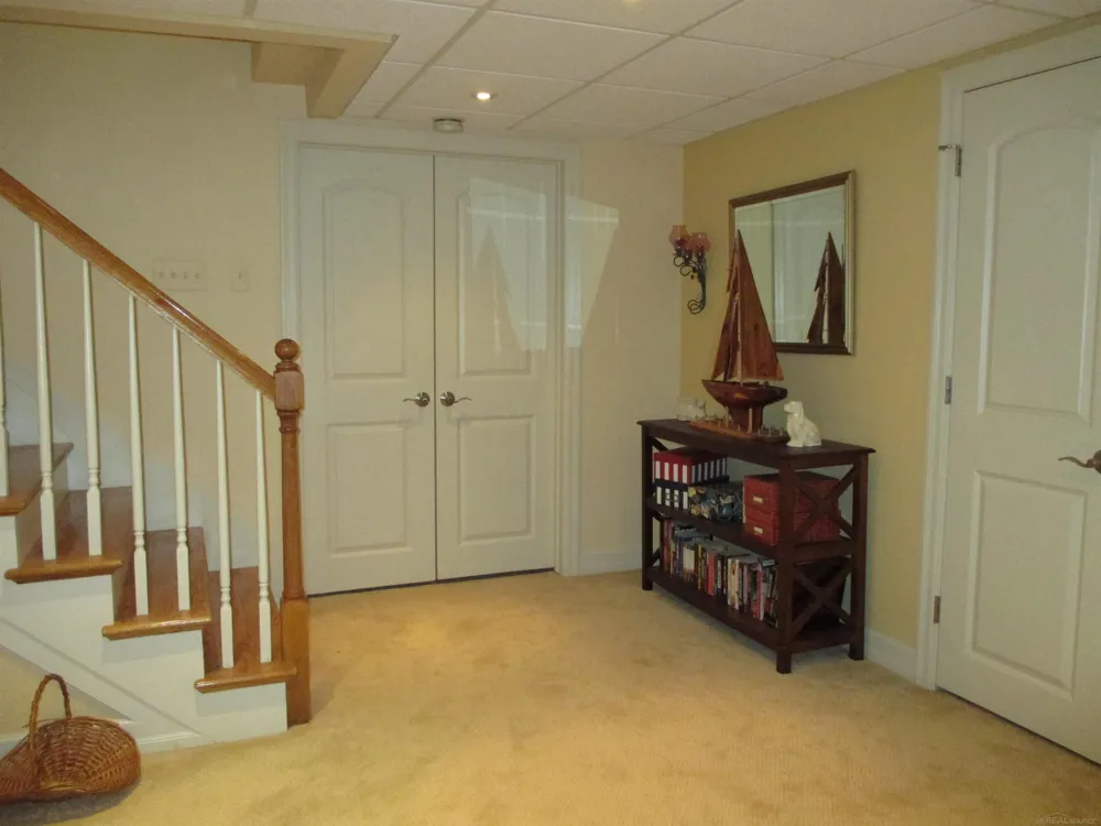 49272 Brodie Court Macomb Township, MI 48042