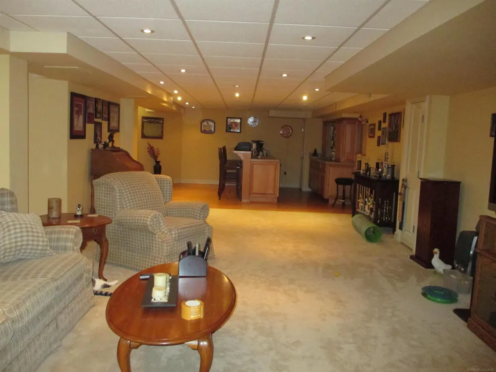 49272 Brodie Court Macomb Township, MI 48042