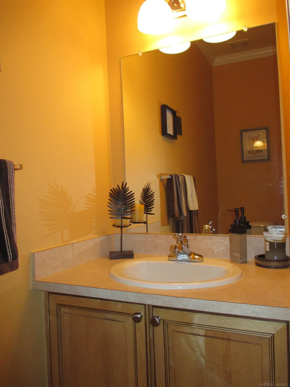 49272 Brodie Court Macomb Township, MI 48042