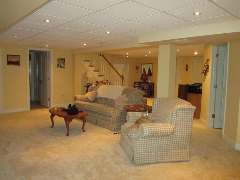 49272 Brodie Court Macomb Township, MI 48042