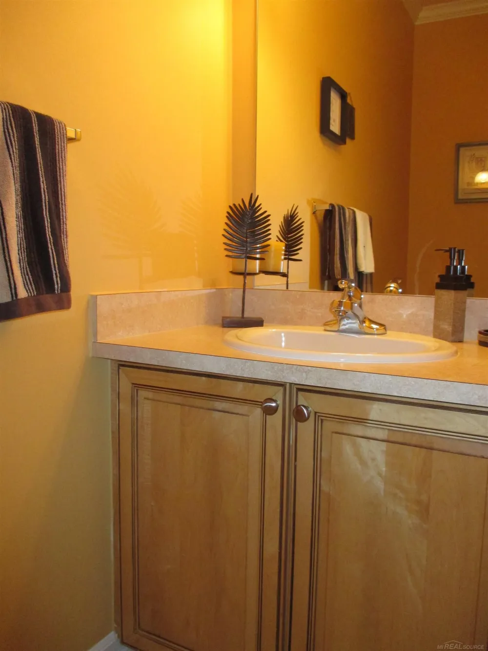 49272 Brodie Court Macomb Township, MI 48042