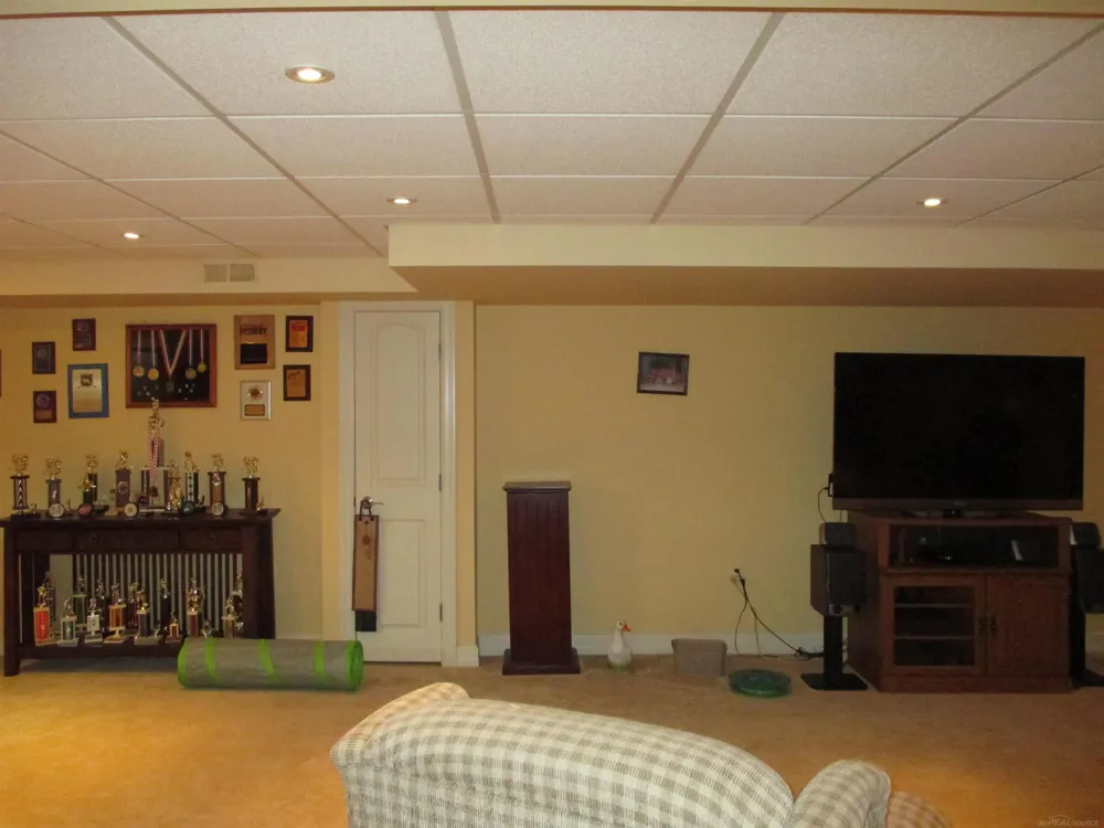 49272 Brodie Court Macomb Township, MI 48042