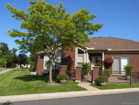 49272 Brodie Court
