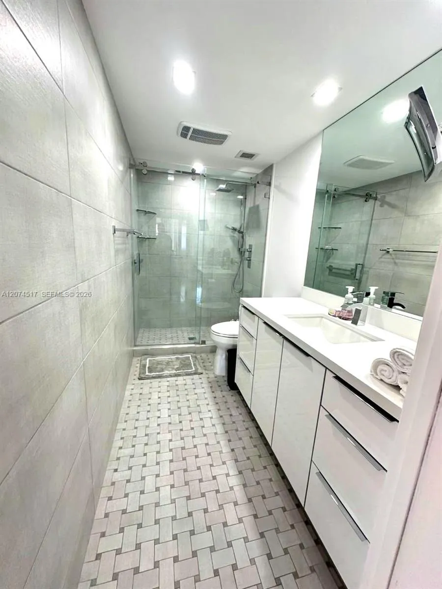 1985 S Ocean Dr #17P Hallandale Beach, FL 33009