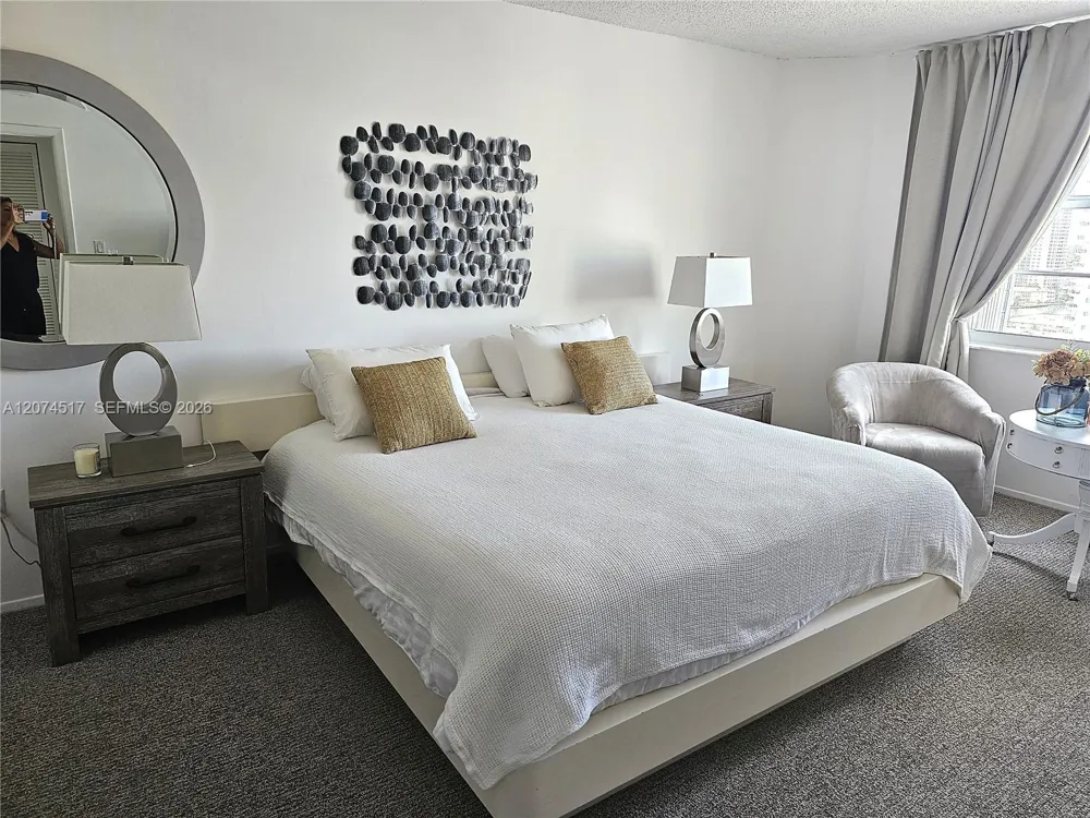1985 S Ocean Dr #17P Hallandale Beach, FL 33009
