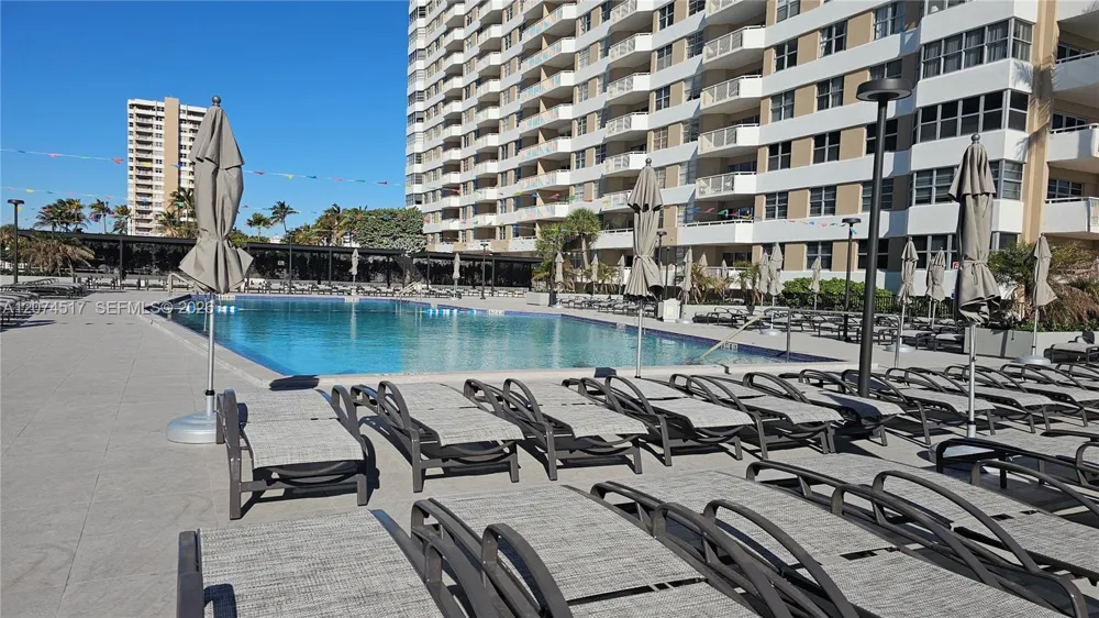 1985 S Ocean Dr #17P Hallandale Beach, FL 33009