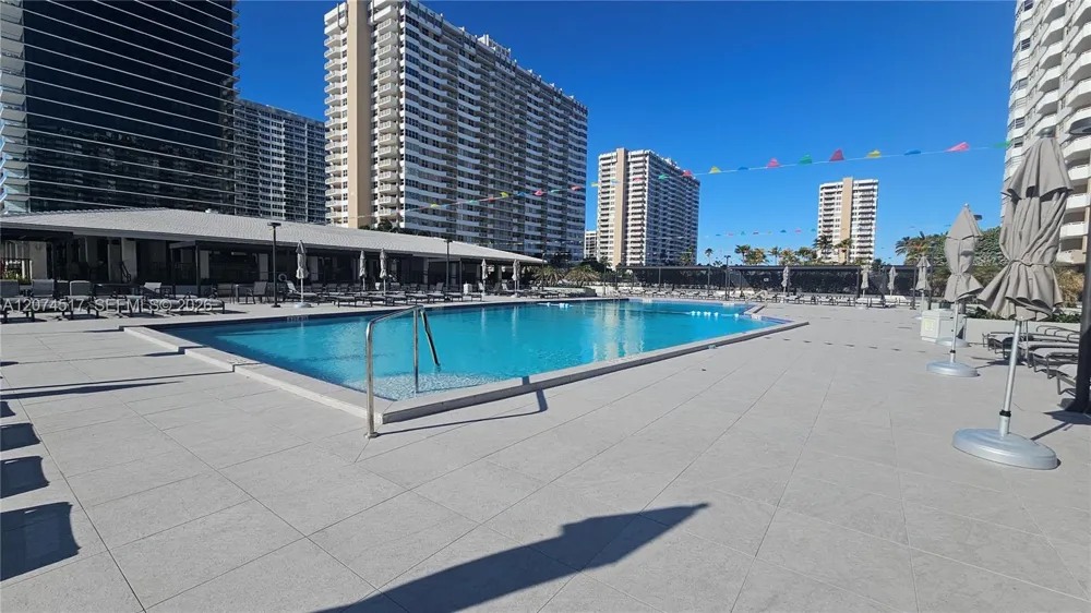 1985 S Ocean Dr #17P Hallandale Beach, FL 33009