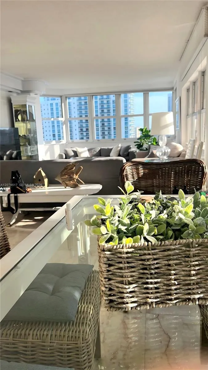 1985 S Ocean Dr #17P Hallandale Beach, FL 33009