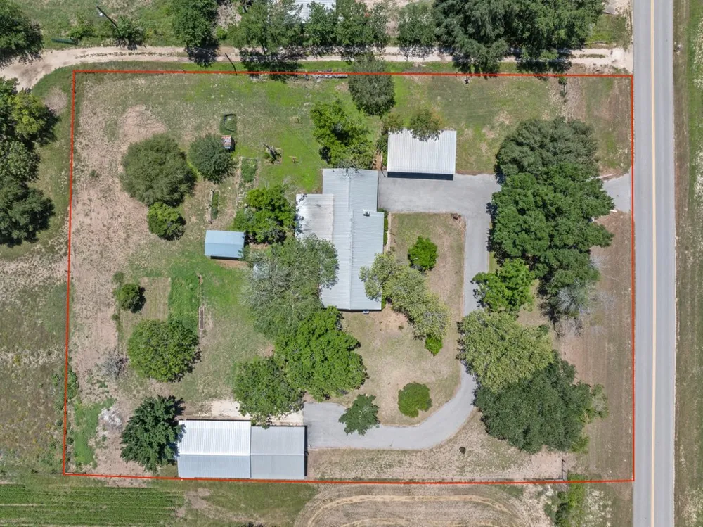 1961 Bolton Road Marion, TX 78124