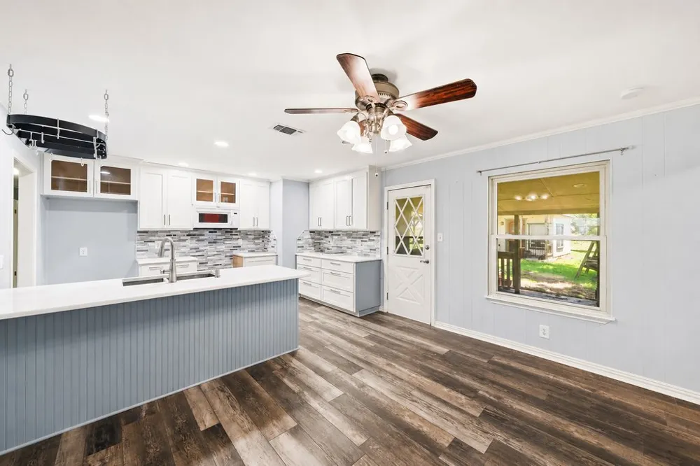 1961 Bolton Road Marion, TX 78124