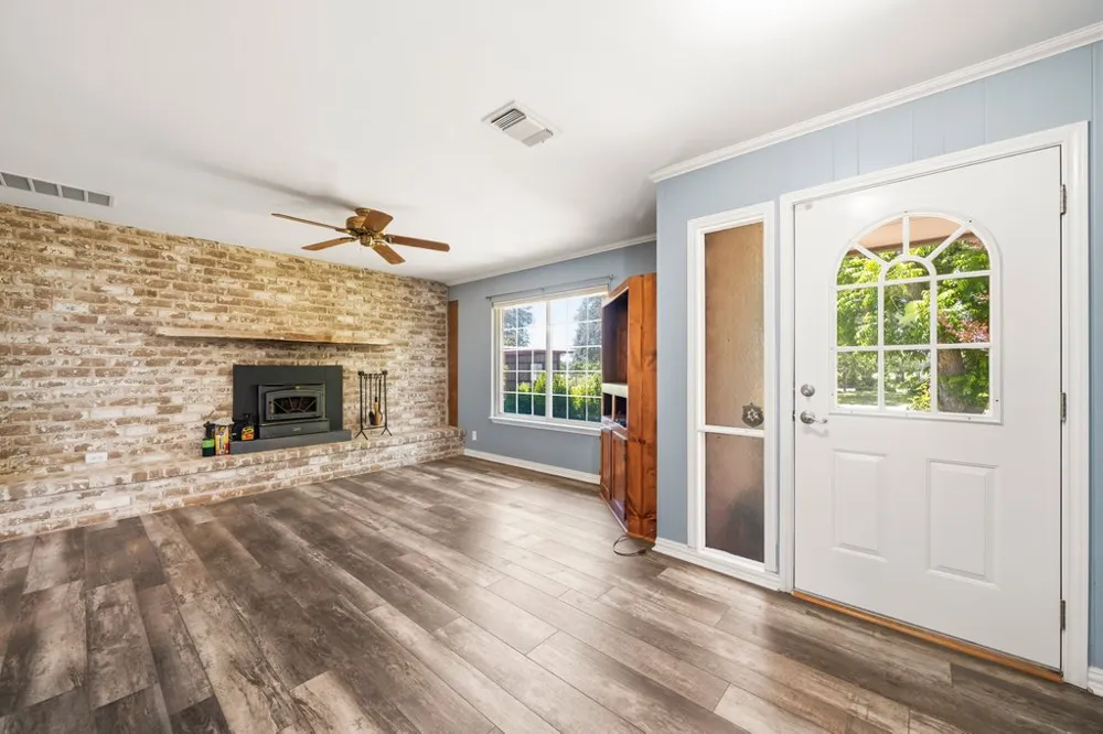 1961 Bolton Road Marion, TX 78124