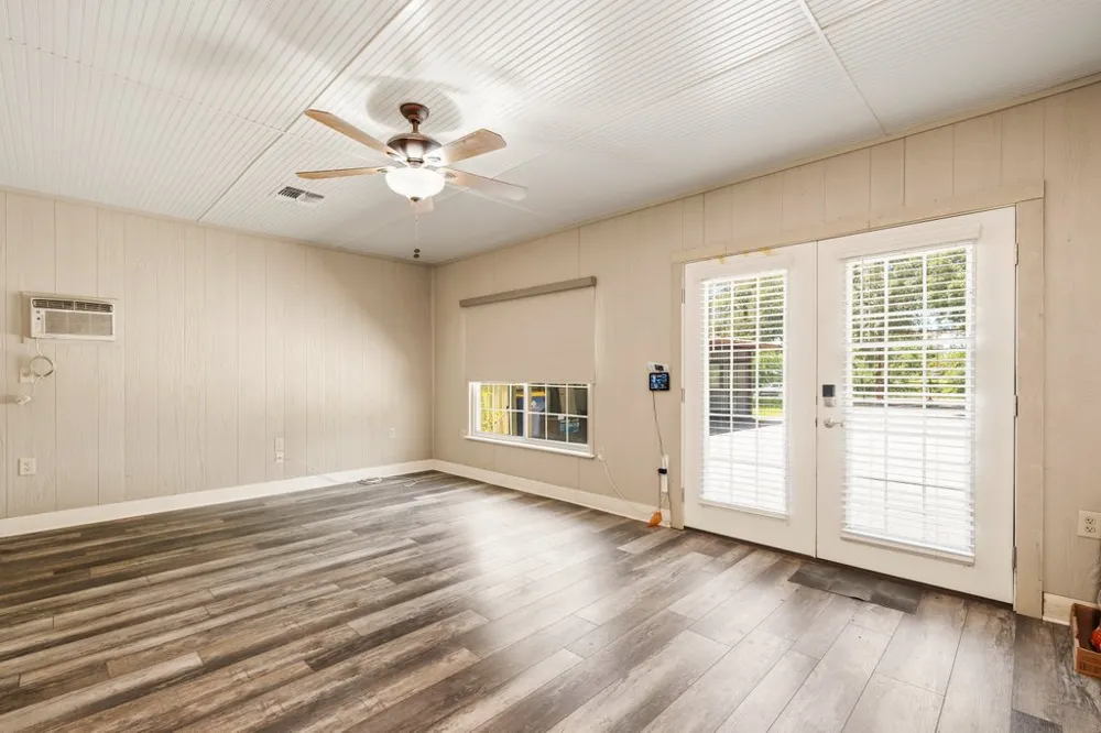 1961 Bolton Road Marion, TX 78124